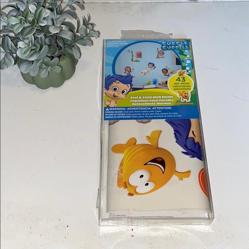 Peel & Stick Bubble Guppie Wall Decals